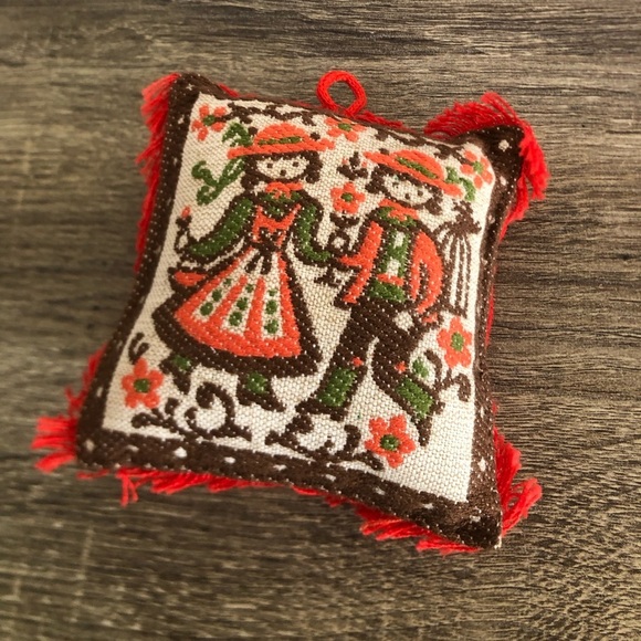 Vintage Other - Vtg Scandinavian Folk Art Embroidered Pin Cushion